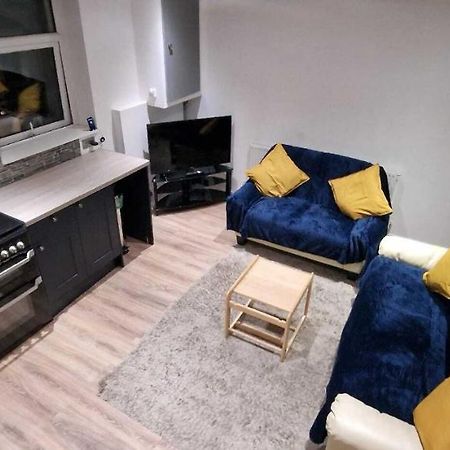Sapphire Strathnairn Apartment カーディフ エクステリア 写真