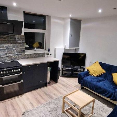 Sapphire Strathnairn Apartment カーディフ エクステリア 写真