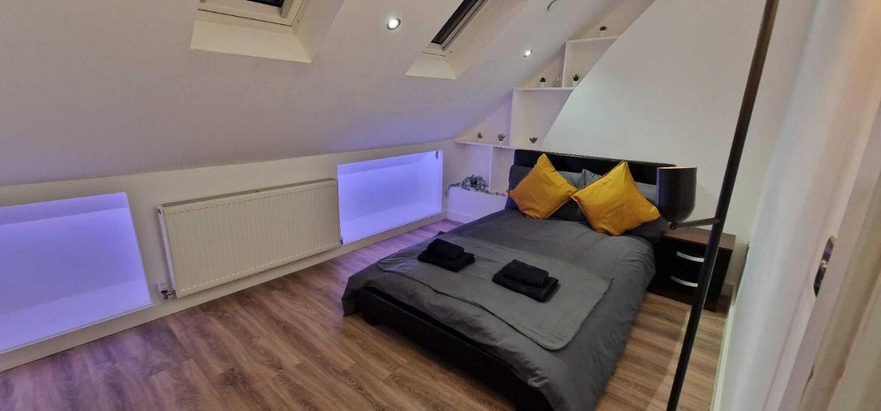 Sapphire Strathnairn Apartment カーディフ エクステリア 写真