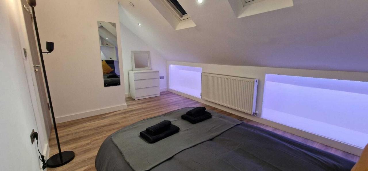 Sapphire Strathnairn Apartment カーディフ エクステリア 写真