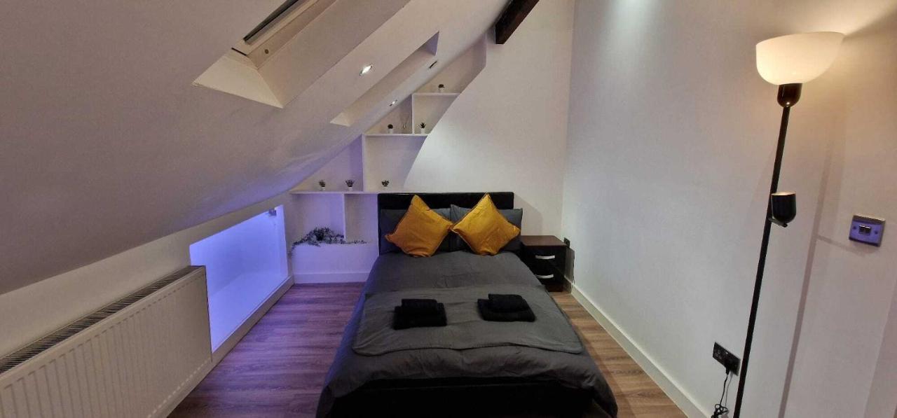 Sapphire Strathnairn Apartment カーディフ エクステリア 写真