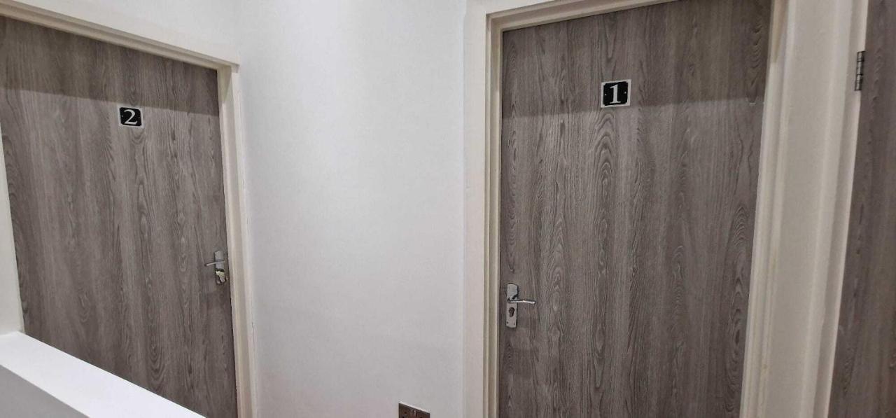 Sapphire Strathnairn Apartment カーディフ エクステリア 写真